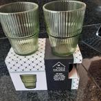 2 groene glazen, Ophalen