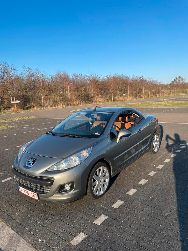 Peugeot 207 CC cabrio, Autos, Peugeot, Particulier, ABS, Airbags, Air conditionné, Bluetooth, Feux de virage, Ordinateur de bord
