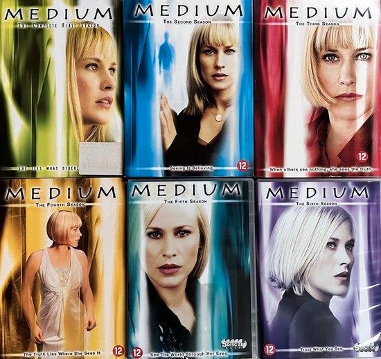 MEDIUM - COMPLETE SERIE BOX - Seizoen 1 tem 6, Cd's en Dvd's, Dvd's | Science Fiction en Fantasy, Zo goed als nieuw, Fantasy, Vanaf 12 jaar