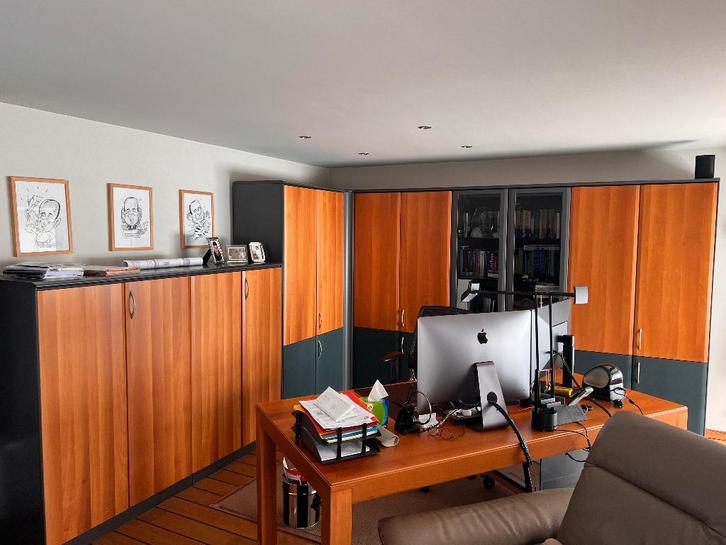 bureel en kasten, in goede staat, Zakelijke goederen, Kantoor en Winkelinrichting | Kantoormeubilair en Inrichting, Bureau, Archief en Opbergen