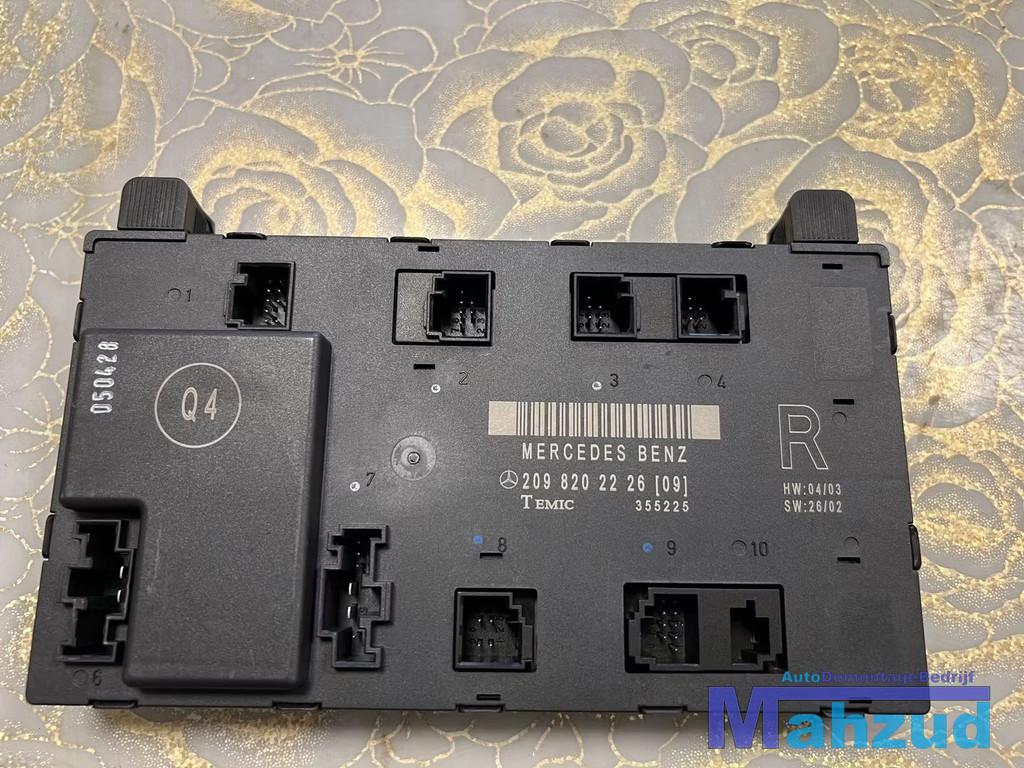 MERCEDES CLK W209 CABRIO Rechts deur module 2098202226 2002-, Gebruikt, Mercedes-Benz AG, Mercedes-Benz, Mercedesstrasse 120
70372  Stuttgart, DE