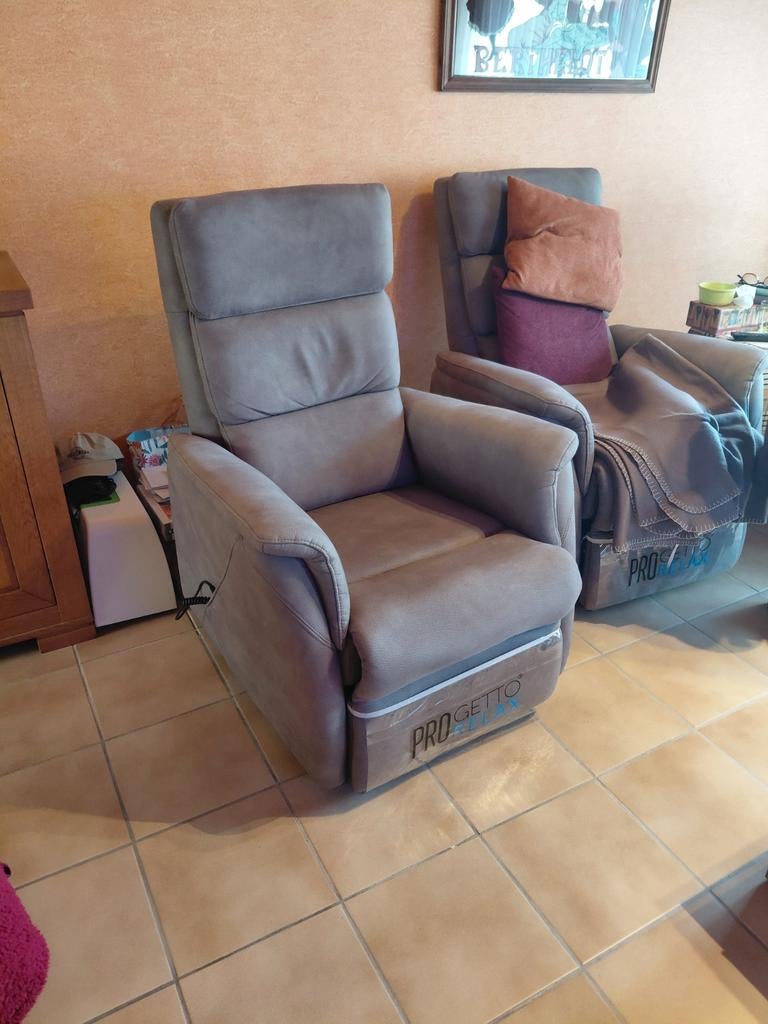 Fauteuil Relax, gris, réglable électriquement, Enlèvement, Comme neuf, Cuir