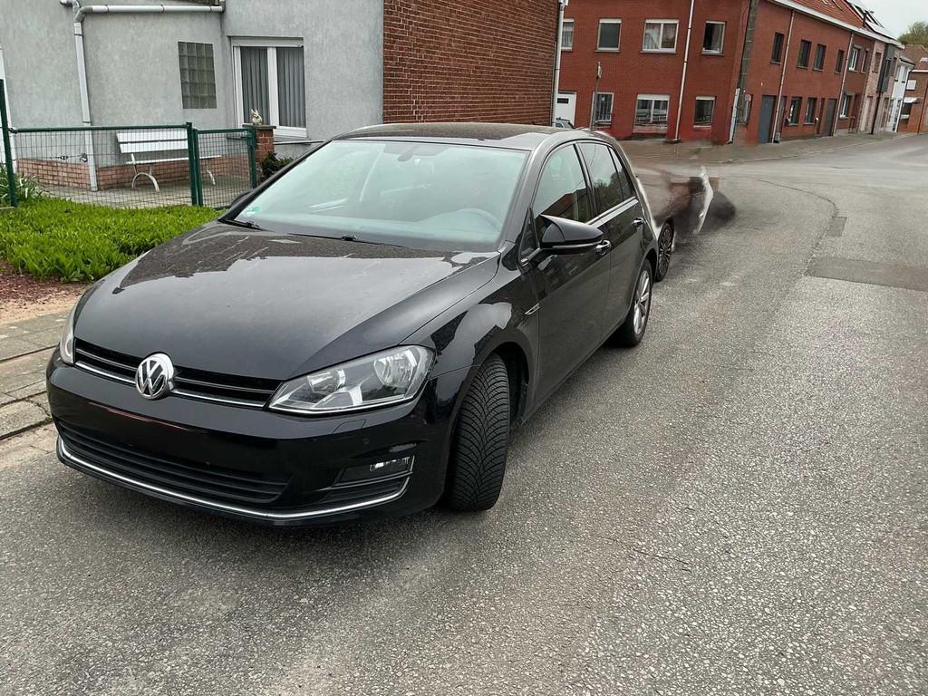 2015 Volkswagen Golf 7 TSi lounge Personenauto, Auto's, Gebruikt, Euro 6, Bedrijf, Handgeschakeld