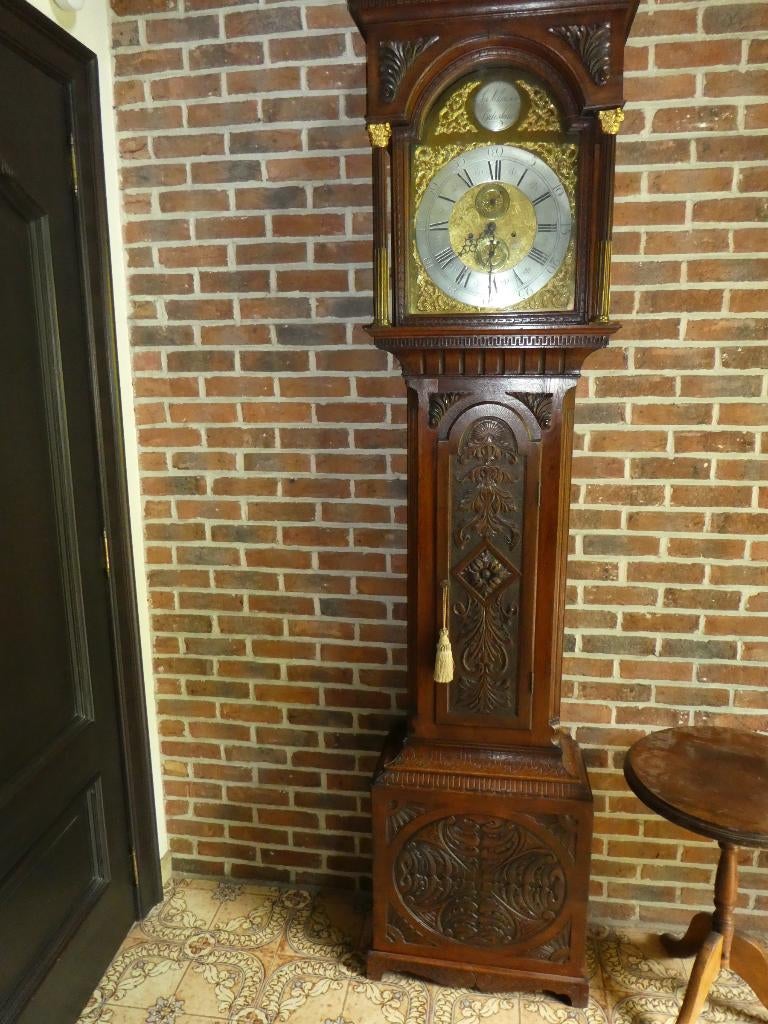 horloge sur pied ancienne, Enlèvement