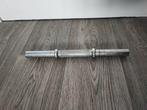 1 x barre d'haltère 2,8cm., Sports & Fitness, Équipement de fitness, Enlèvement ou Envoi, Utilisé, Bras, Barre d'haltères