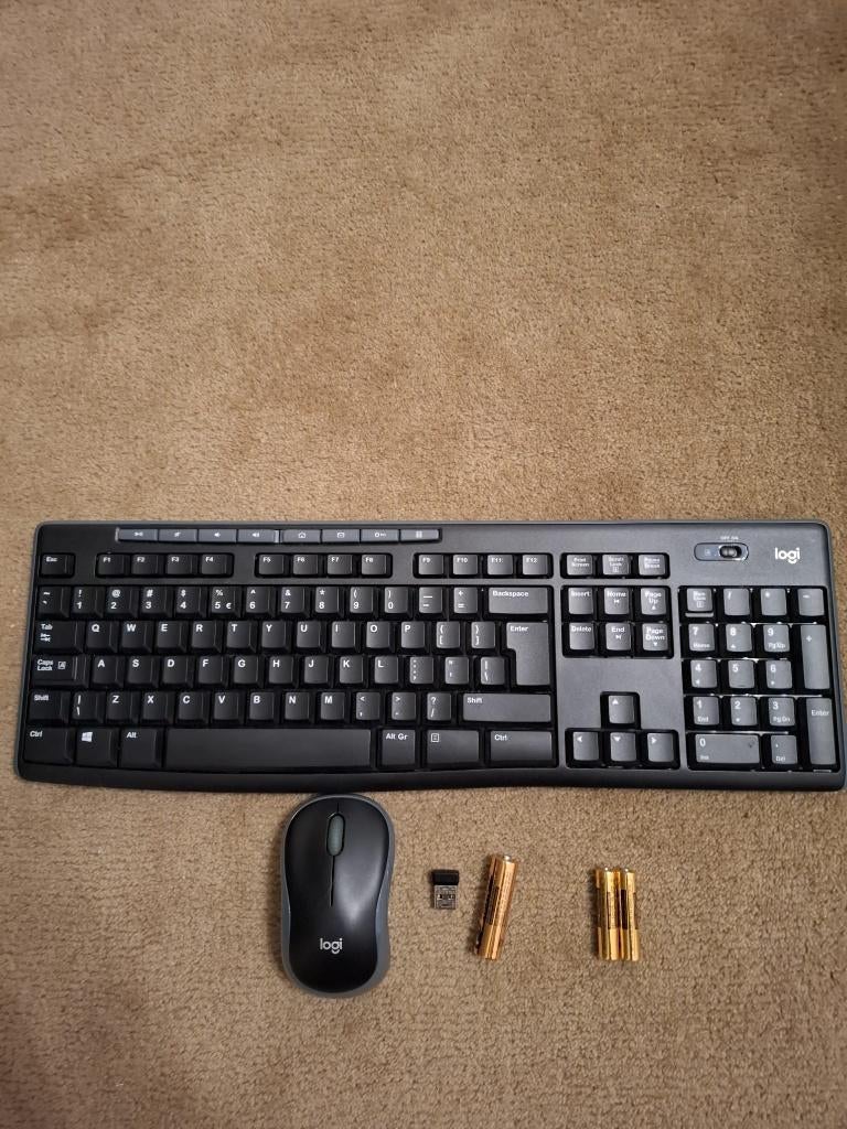 Claviers Clavier et souris Logitech MK270, Logitech, Comme neuf, Enlèvement, Qwerty