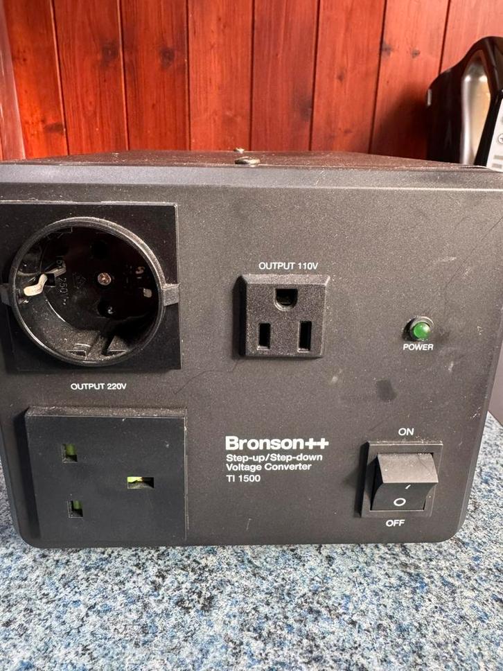 Bronson ++ TI 1500 omvormer, Audio, Tv en Foto, Opladers, Zo goed als nieuw, Ophalen of Verzenden
