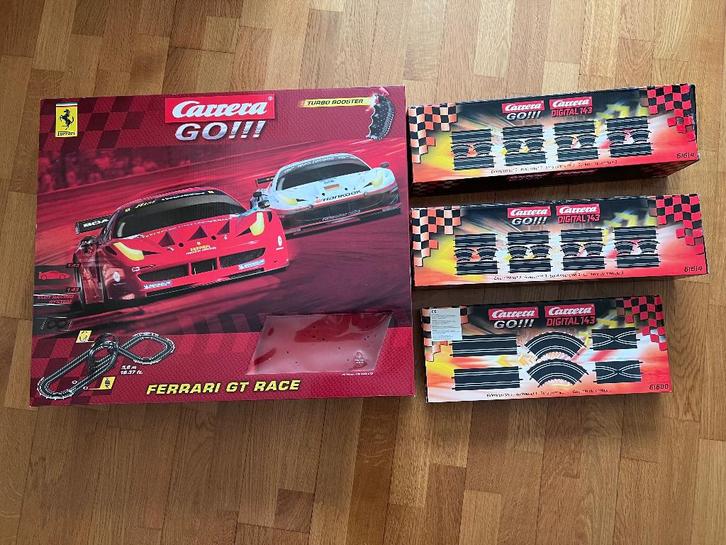 Carrera GO koersbaan met 8 auto’s, Enfants & Bébés, Jouets | Circuits, Comme neuf, Circuit, Électrique, Carrera, Avec looping