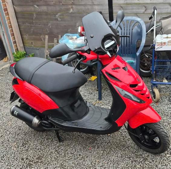 Piaggo zip 4t A klasse te koop/ruil, Vélos & Vélomoteurs, Cyclomoteurs | Marques Autre, Comme neuf, Enlèvement