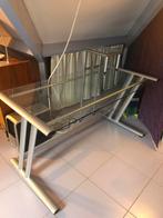 Glazen bureau, Ophalen