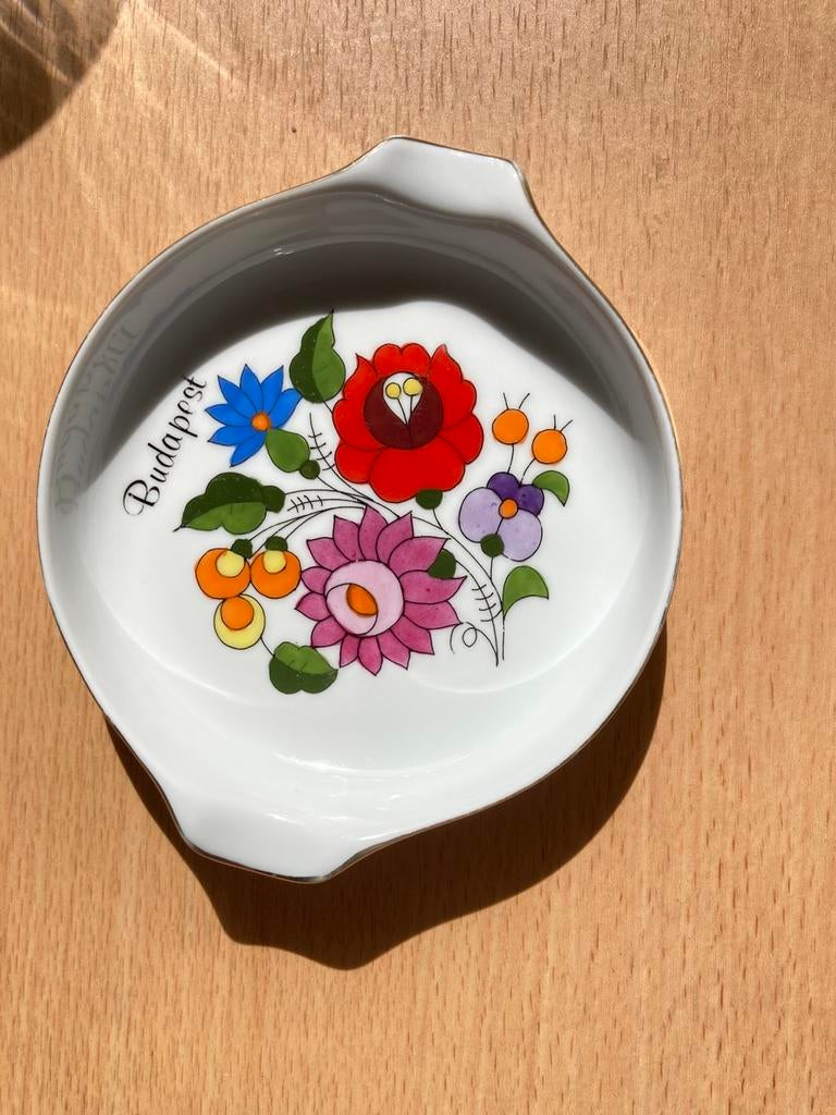 handbeschilderd porseleinen schaaltje  Kalocsa Hongarije., Ophalen of Verzenden