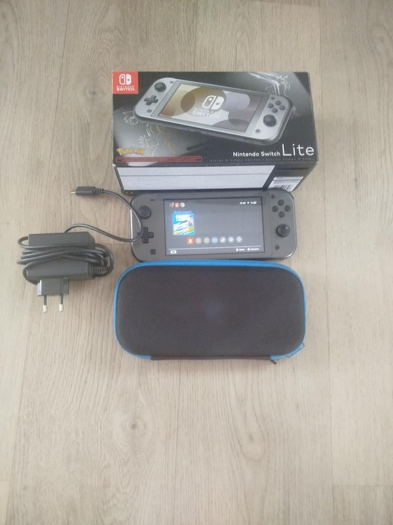 Nintendo Switch lite pokemon, Consoles de jeu & Jeux vidéo, Enlèvement, Comme neuf, Avec housse de protection ou sac