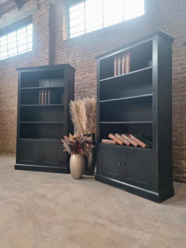 Massief houten boekenkast/bibliotheekkast GRATIS LEVERING, Huis en Inrichting, Kasten | Boekenkasten, Zo goed als nieuw, 150 tot 200 cm