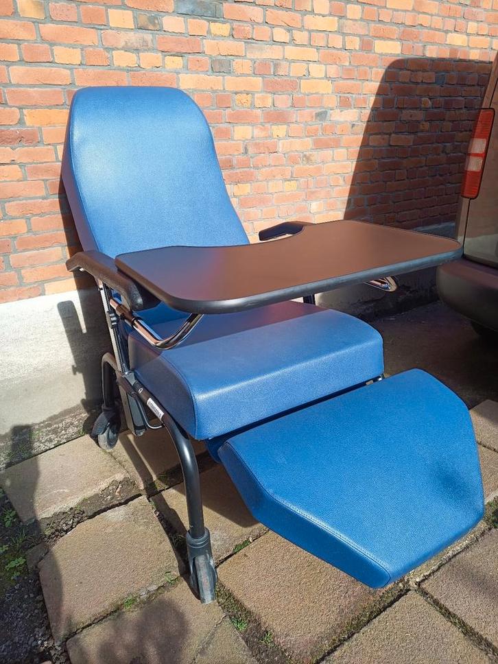 Fauteuil de repos relax médical manuel avec table amovible, Divers, Chaises roulantes, Comme neuf, Fauteuil roulant manuel, Pliant