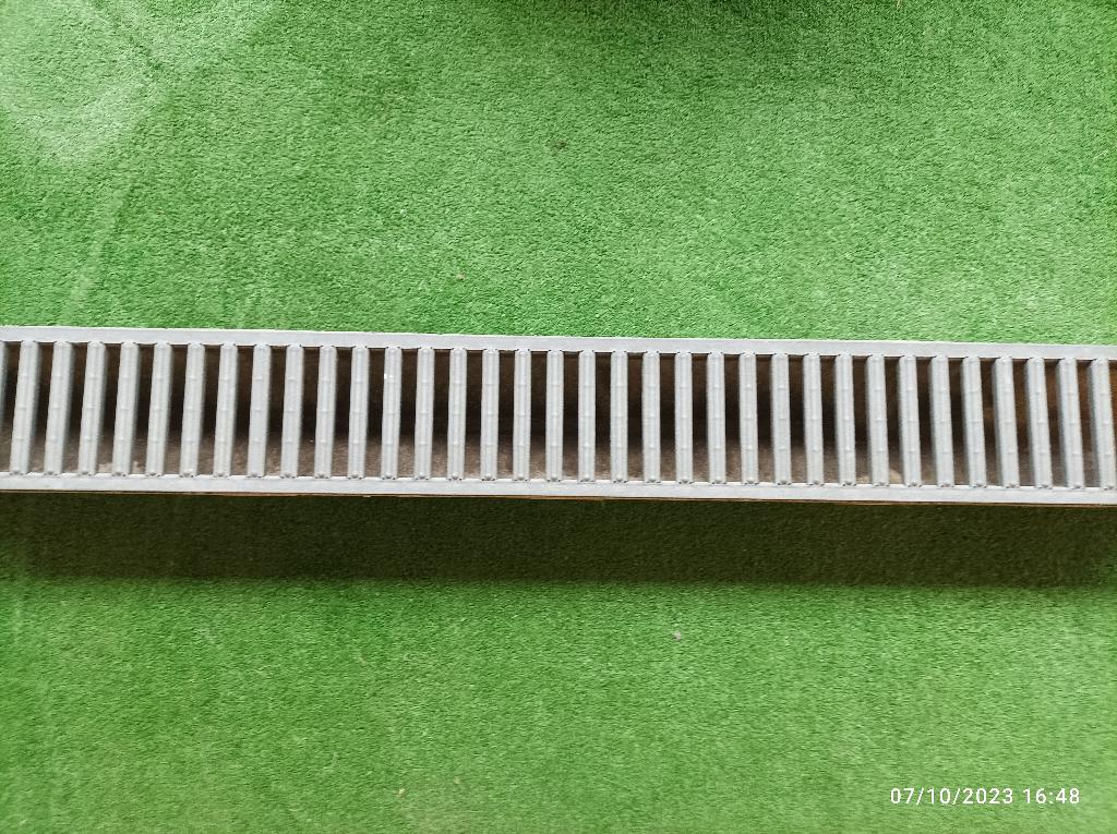 GRILLES POUR CANIVEAUX ET CANIVEAU, Enlèvement, Neuf