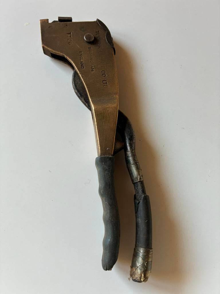 Militair werktuig brits, Ophalen