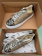 Schoenen tijgerprint, Kleding | Dames, Overige kleuren, Ophalen of Verzenden, Zo goed als nieuw, Sneakers