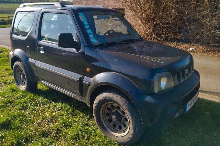 Suzuki Jimny automatique utilitaire – Pour pièces / export, Autos, Suzuki, Particulier, Jimny, 4x4, Radio, Attache-remorque, Essence