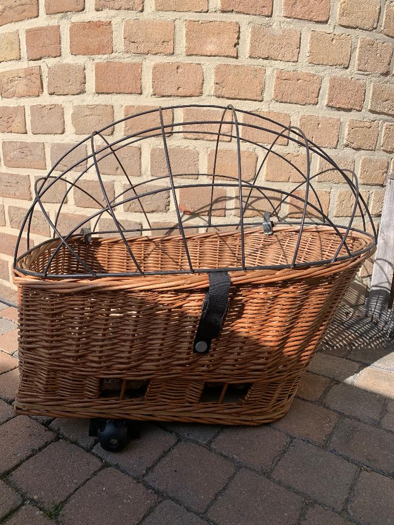 Fietsmand hond riet, Fietsen en Brommers, Ophalen, Zo goed als nieuw, Fietsmand