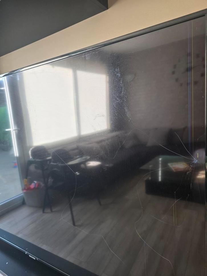 Samsung Smart TV 65 inch - 100 euro, Immo, Appartementen en Studio's te huur