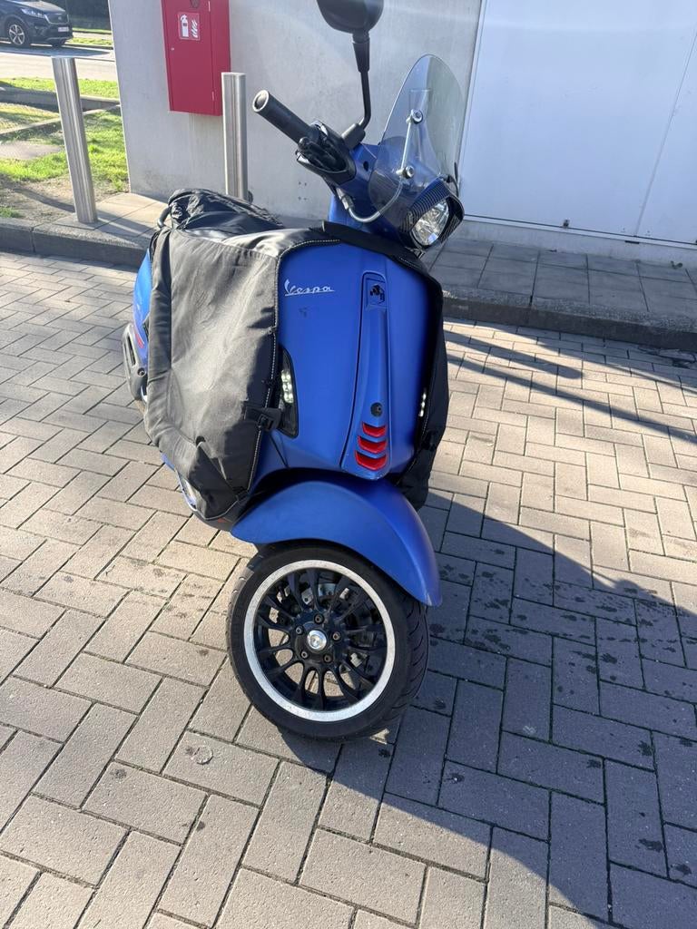 Vespa sprint euro 5, Fietsen en Brommers, Scooters | Vespa, Zo goed als nieuw, Ophalen