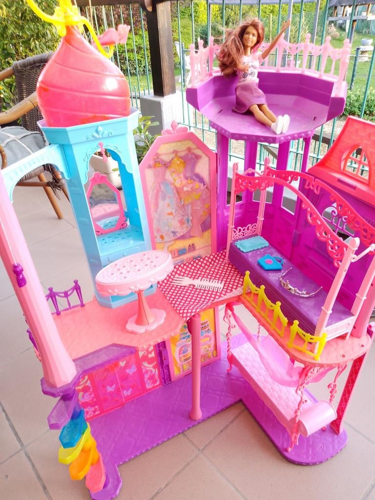 Speelgoedkasteel voor barbies,prima staat, Kinderen en Baby's, Speelgoed | Buiten | Speelhuisjes, Ophalen