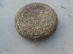 poef gevlochten riet Ø 60cm H 17cm zitstoel metalen frame, Huis en Inrichting, Ophalen of Verzenden, Gebruikt, Rond, Riet