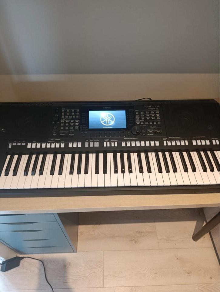 Yamaha PSR-S775 - Clavier arrangeur haut de gamme - Très bon, Musique & Instruments, Claviers, Utilisé, 61 touches, Yamaha, Enlèvement