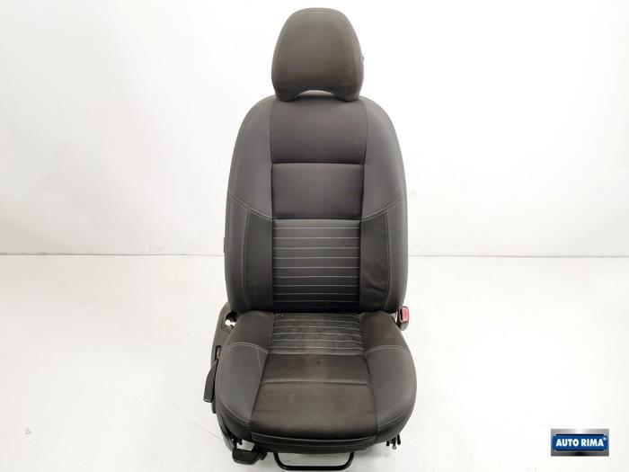 Siège droit d'un Volvo V50, Autos : Pièces & Accessoires, -, 3 mois de garantie, -, -