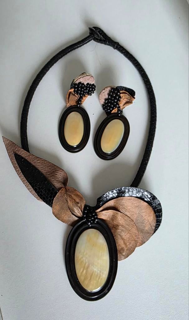 Halsketting & oorbellen, Bijoux, Sacs & Beauté, Pendentifs, Enlèvement ou Envoi, Comme neuf