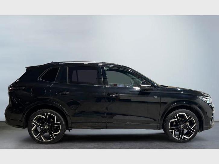 R-line 20" Vw Tiguan Tayron Rline YORK Leeds Suzuka Misano, Autos : Pièces & Accessoires, Pneus & Jantes, Pneu(s), Pneus été, Enlèvement