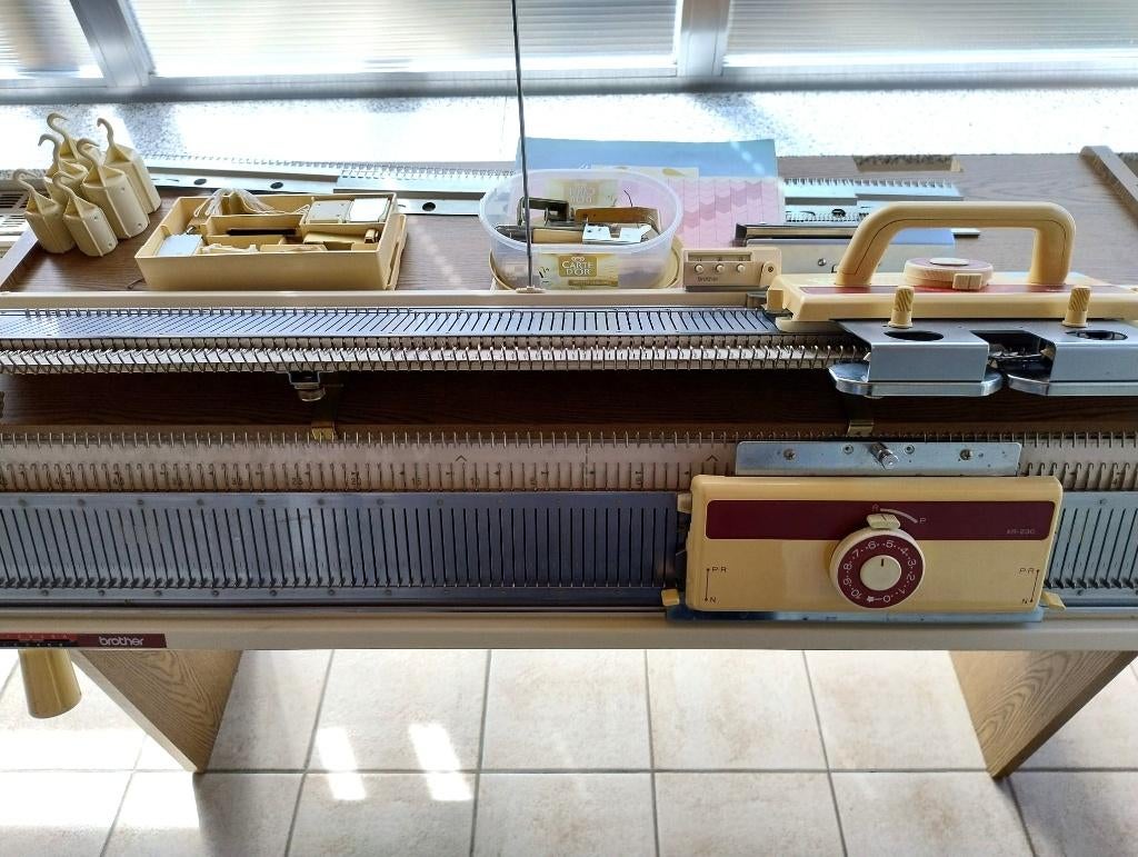 Breimachine grofbreier brother KH230/KR230., Hobby & Loisirs créatifs, Tricot & Crochet, Enlèvement