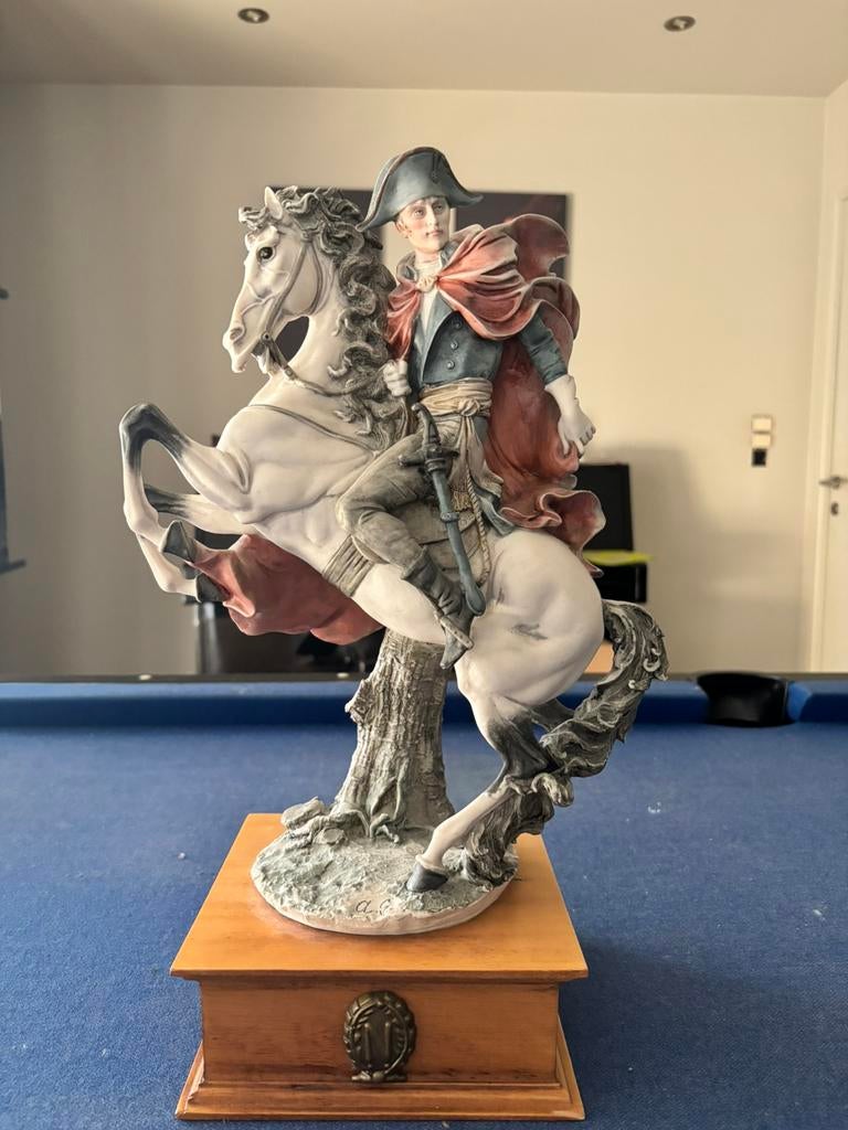 Porcelaine Napoléon, Enlèvement