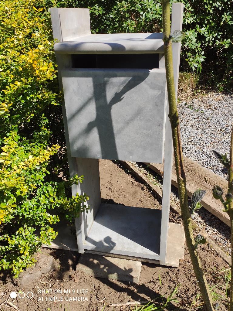 brieven bus hard steen, Ophalen, Gebruikt, Hardsteen