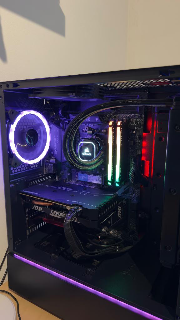 Gaming pc, Informatique & Logiciels, Ordinateurs de bureau, Utilisé, HDD, SSD, Avec carte vidéo, Avec moniteur, Gaming, Enlèvement