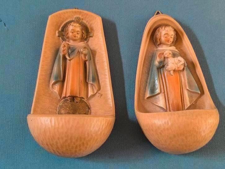 Set van 2 verschillende retro wijwatervaatjes, Ophalen of Verzenden