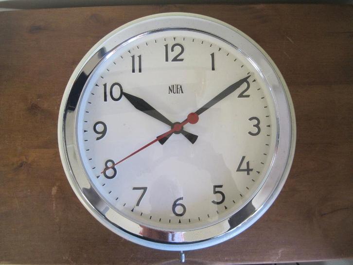 Horloge murale vintage NUFA sur 220V, Antiquités & Art, Antiquités | Horloges, Enlèvement ou Envoi