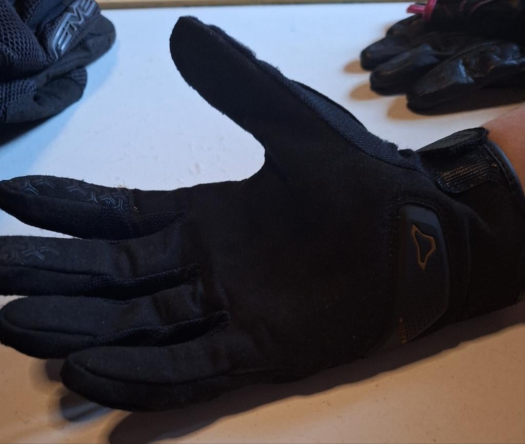 Gants de moto pour femmes Macna taille L, Vêtements | Hommes, Bonnets, Écharpes & Gants, Enlèvement, Taille 52/54 (L), Gants