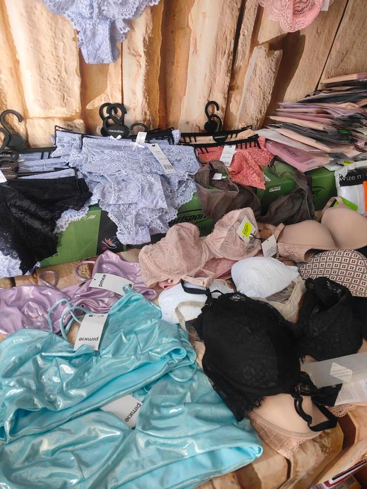 Lot de 250 sous vêtements NEUFS, Vêtements | Femmes, Packs de vêtements pour femmes, Neuf, Enlèvement