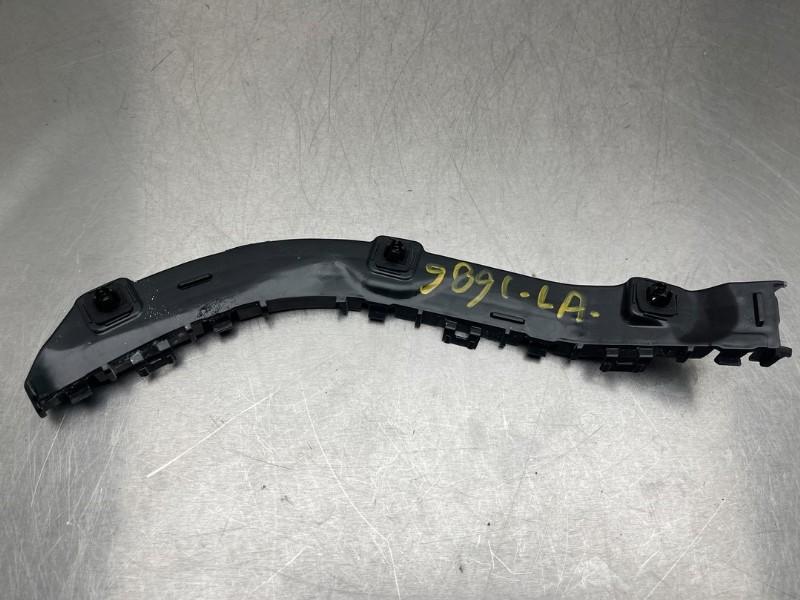 BUMPERSTEUN LINKS ACHTER Suzuki Vitara (LY / MY) (01-2015/-), Gebruikt, Suzuki