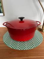 Cocotte en fonte emaillee LE CREUSET COUSANCES, Maison & Meubles, Enlèvement ou Envoi, Comme neuf, Fonte