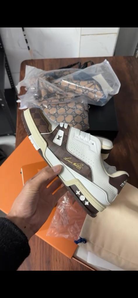 Chaussures neuves, Neuf, Enlèvement ou Envoi, Brun, Baskets