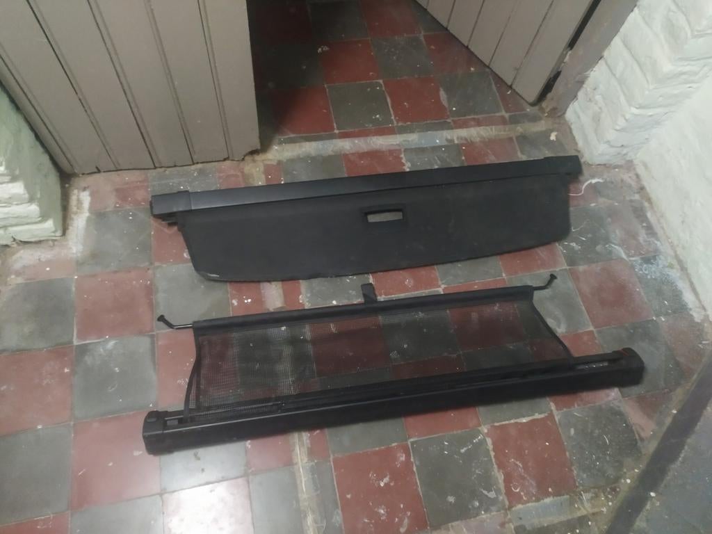 Toyota Auris année 2020couvre bagage  filet chien d'origine, Enlèvement, Toyota