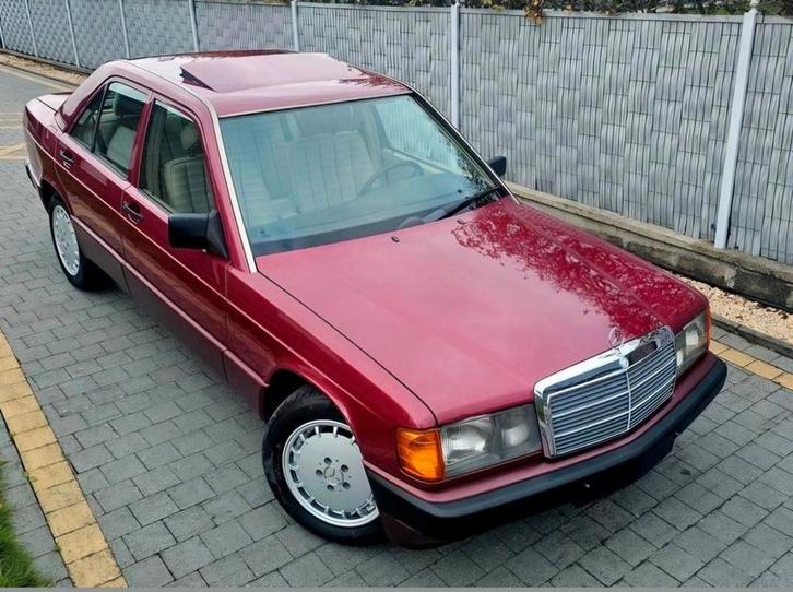 Mercedes 190D automaat in zeer mooie kleurencombinatie., Auto's, Oldtimers, Particulier, Bluetooth, Centrale vergrendeling, Elektrische buitenspiegels