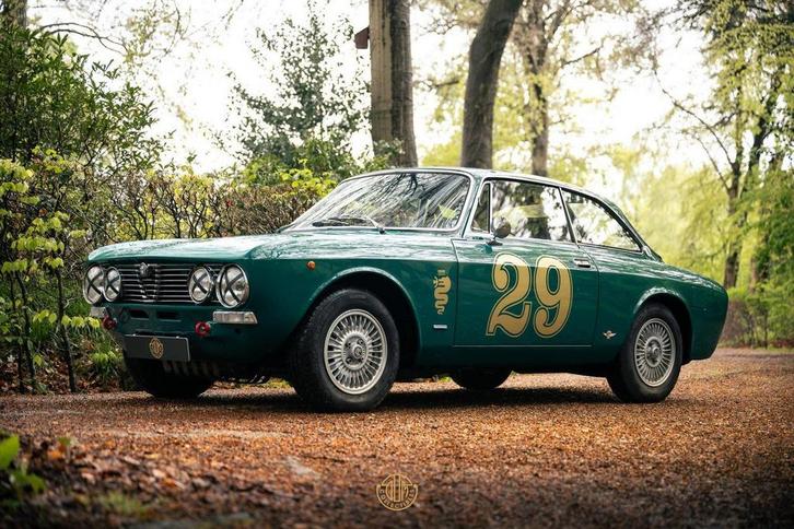 Alfa Romeo GTV 2000 Rally, Autos, Alfa Romeo, GTV, Essence, Coupé, Boîte manuelle, Vert, Noir