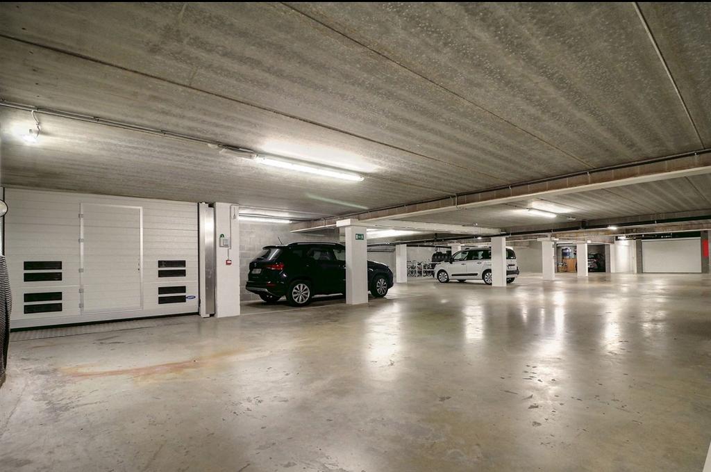 Ondergrondse staplaats te huur centrum Boechout - maandbasis, Immo, Garages en Parkeerplaatsen