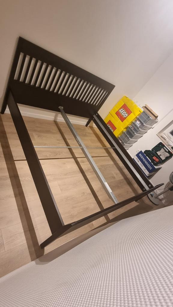 Bed - 180/200 - donkerbruin - zo goed als nieuw, Ophalen, Zo goed als nieuw