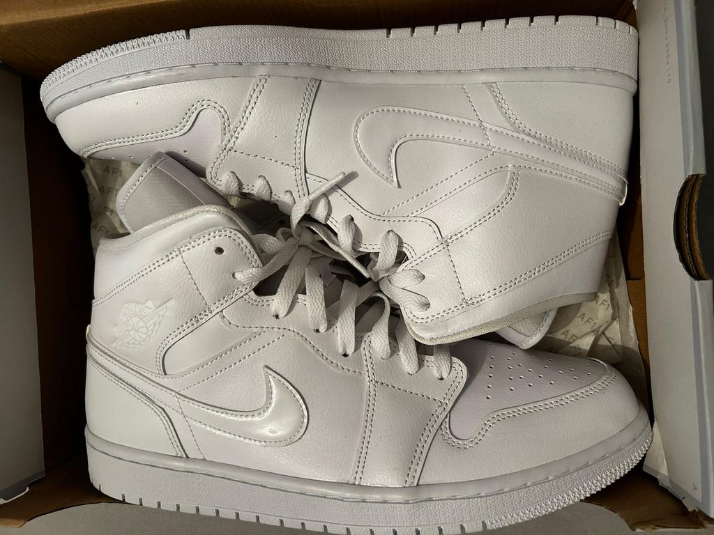 White Air Jordan maat 44,5, Vêtements | Hommes, Chaussures, Enlèvement ou Envoi, Comme neuf, Blanc, Baskets