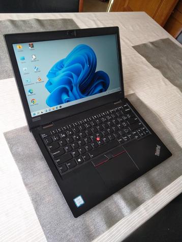 Lenovo 14 inch touchscreen 8ste gen i5 laptop met W11