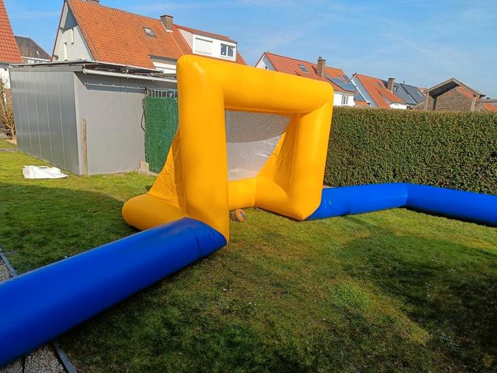 Opblaasbare panna voetbal veld nieuw, Hobby en Vrije tijd, Feestartikelen | Verhuur, Ophalen